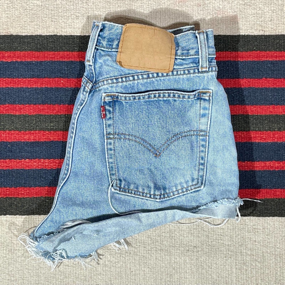 29w 90s Vintage Levi's 560 Women's Cutoffs